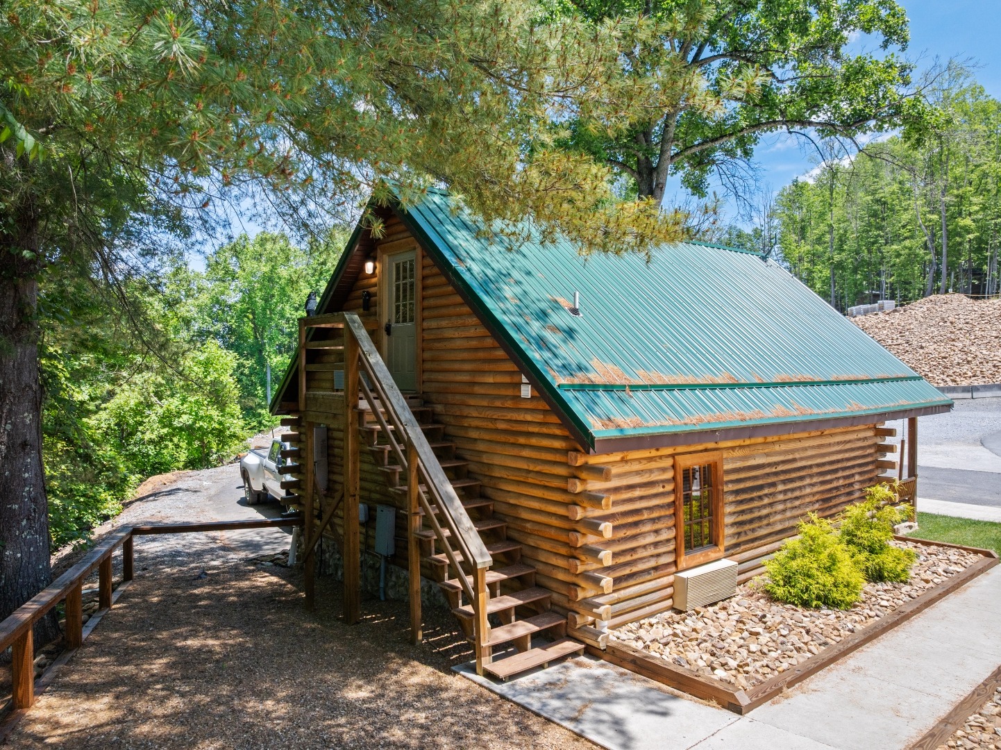 Backwoods Cabin Unit B