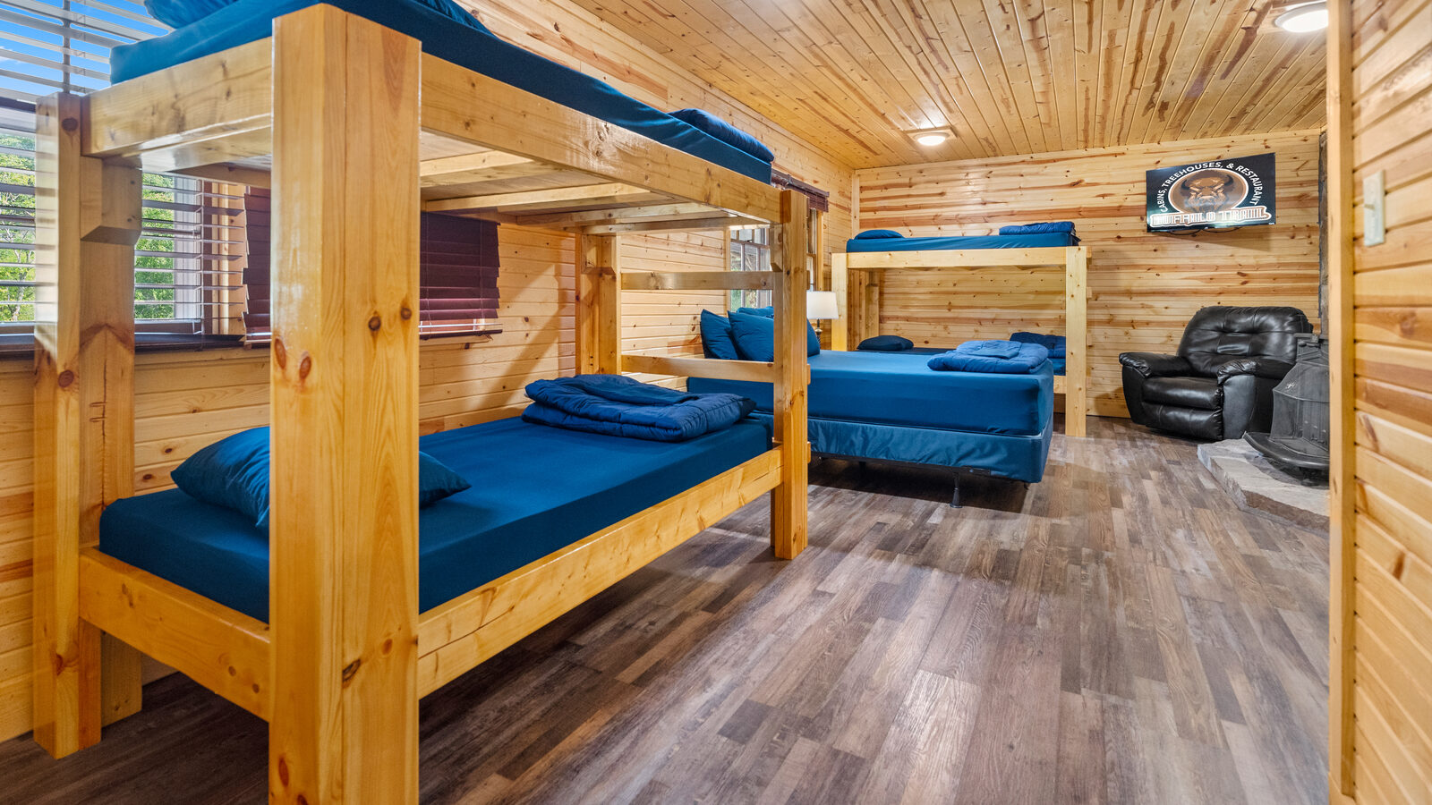Bunk bedroom
