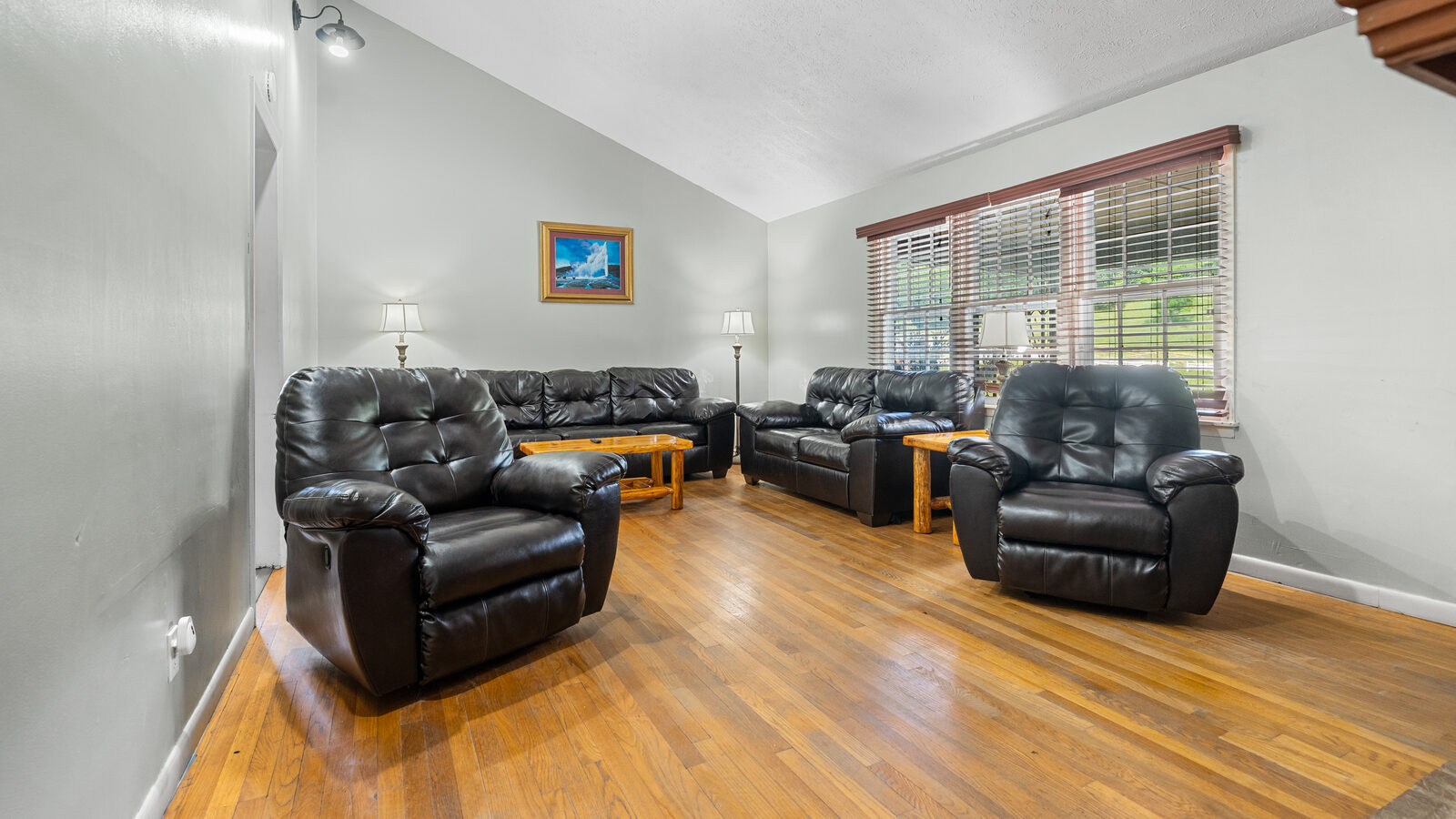 Second living area
