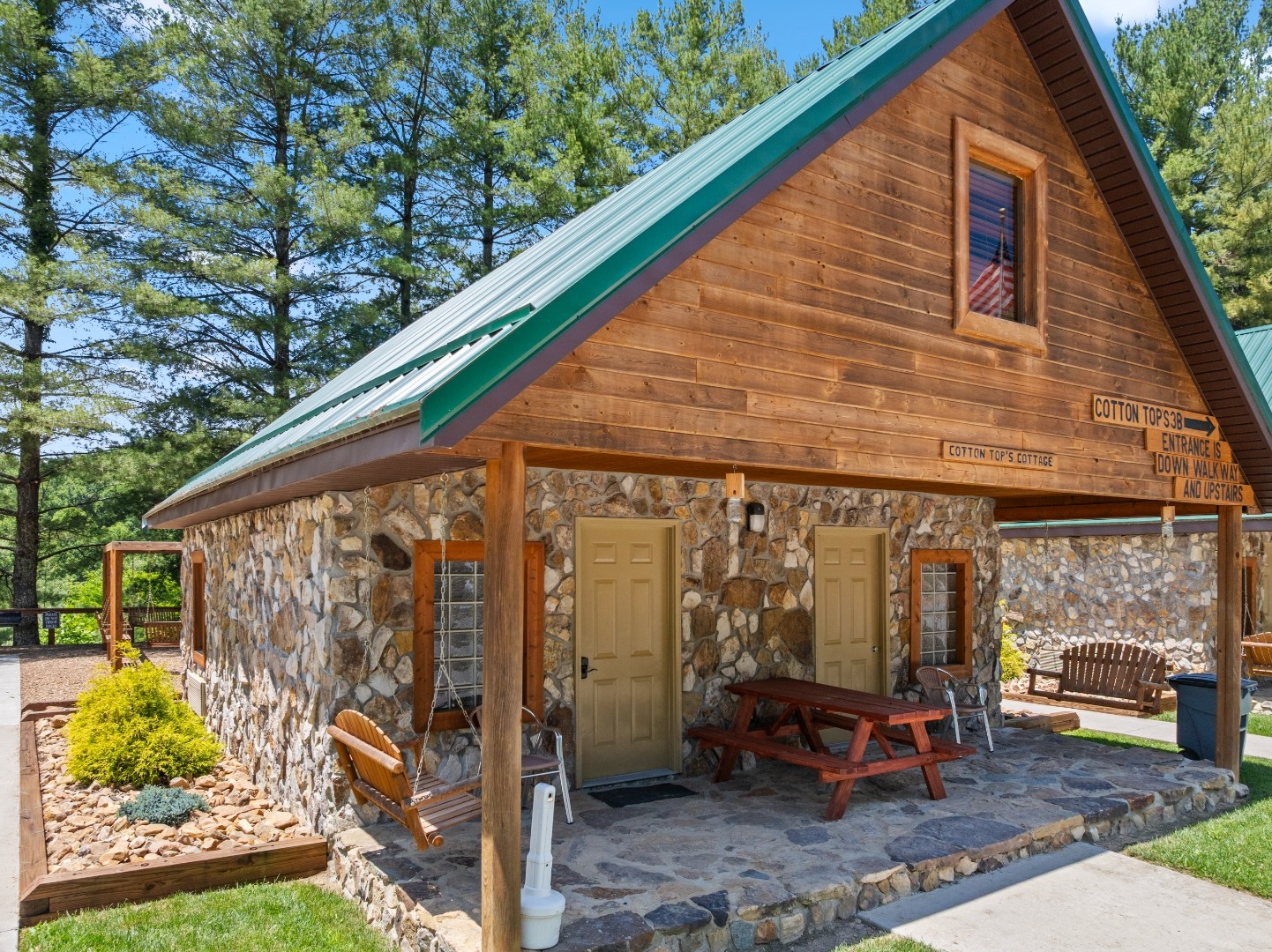 Cotton Top A porch