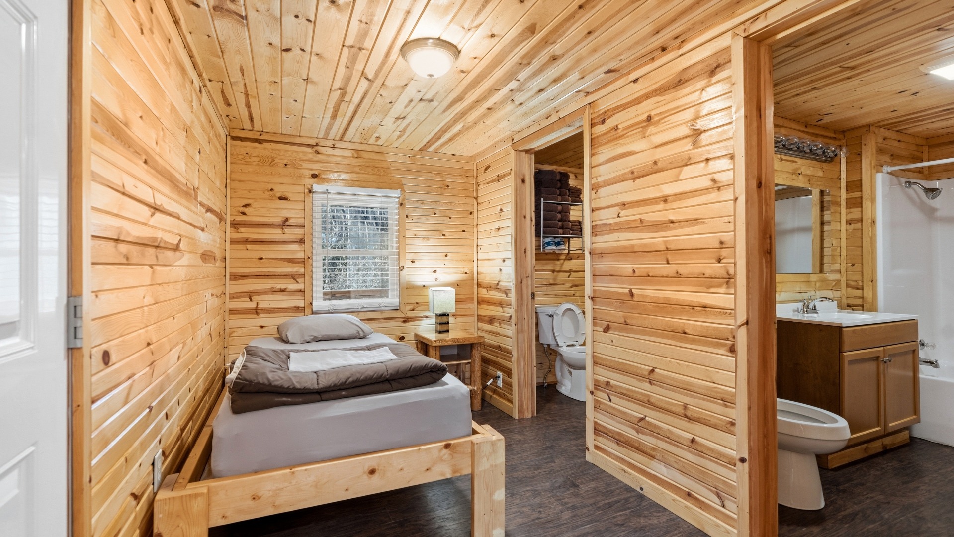 Creekside Lodge detail