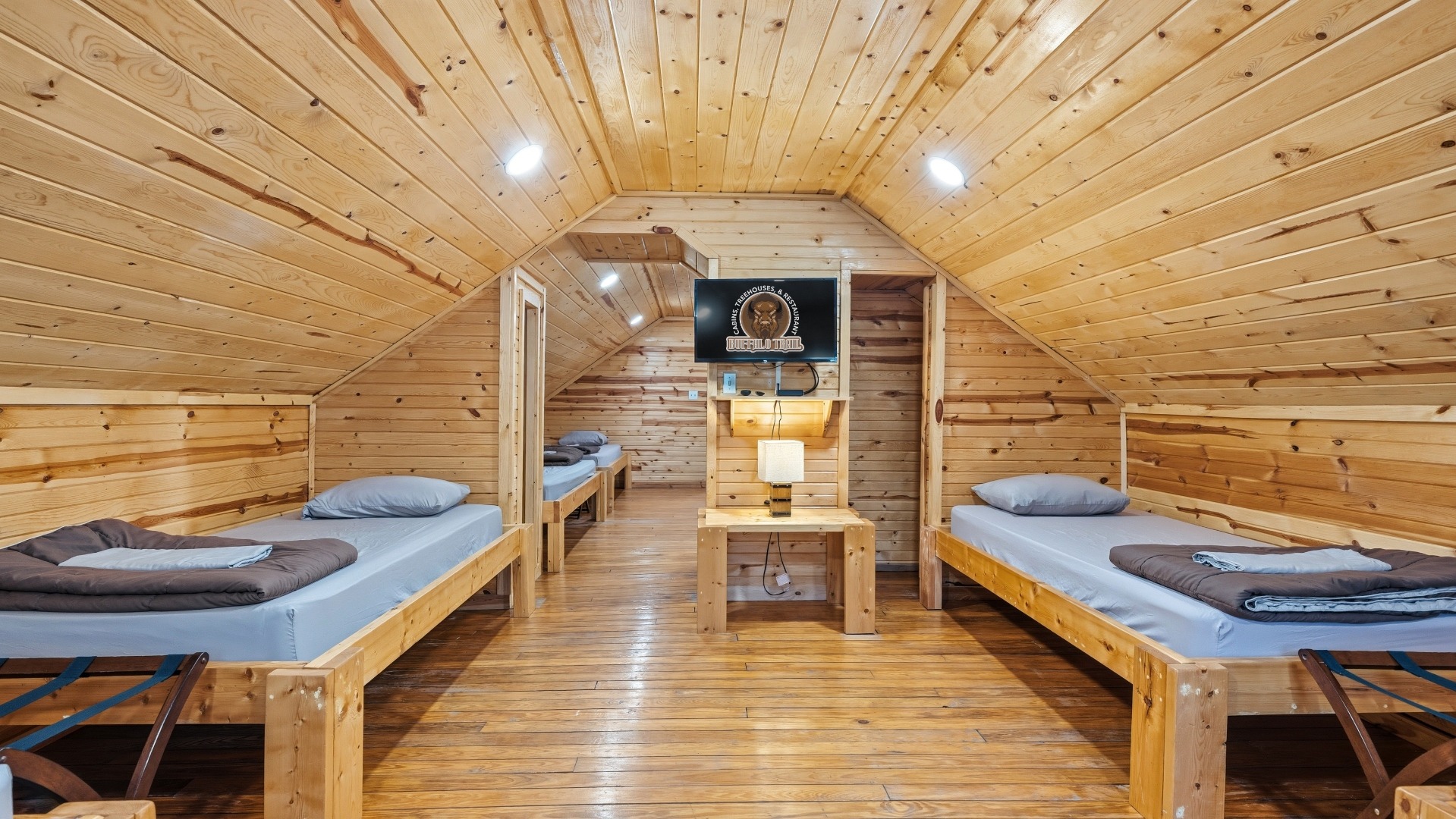 Creekside Lodge room