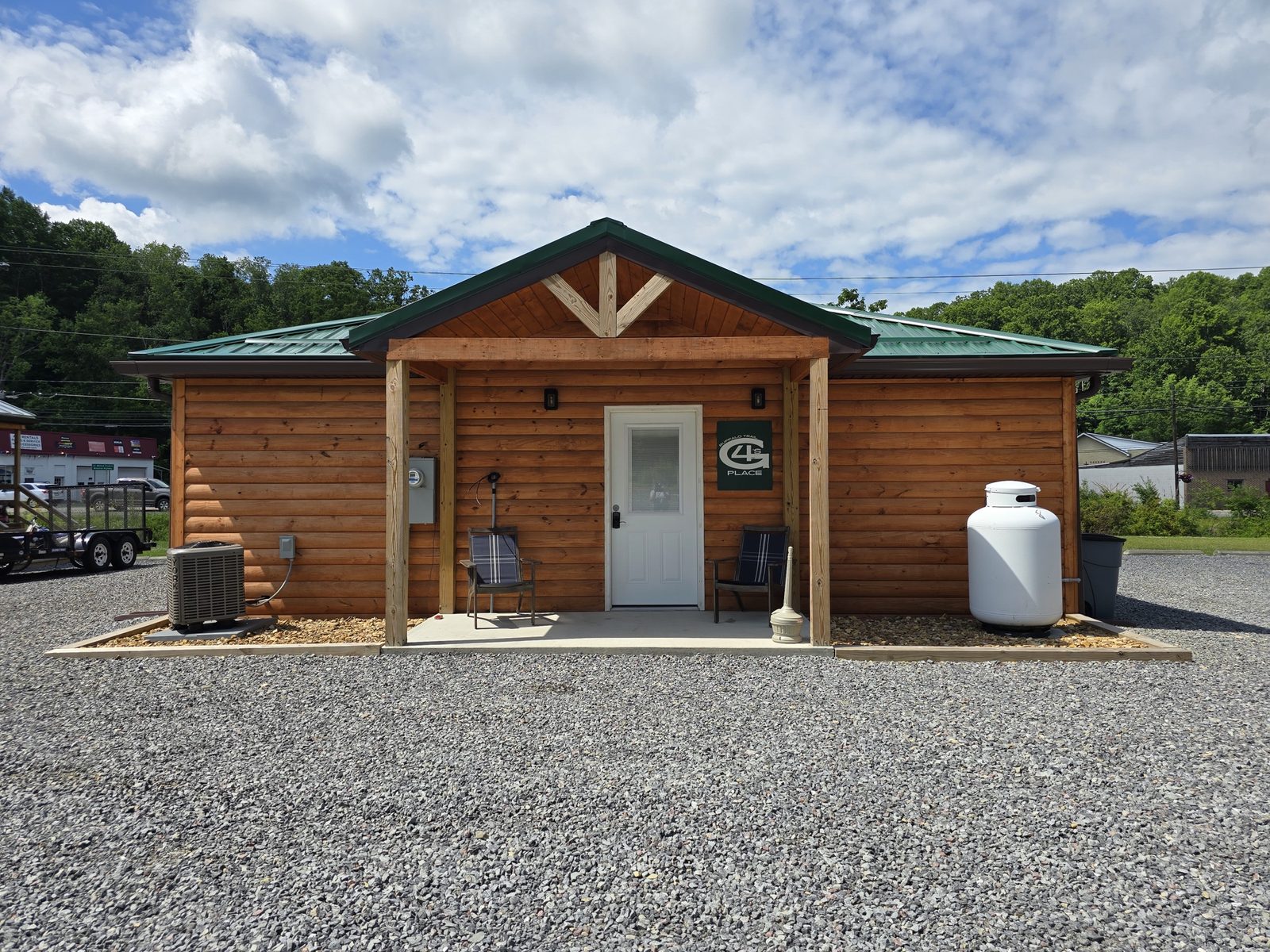 G4's Place Cabin exterior