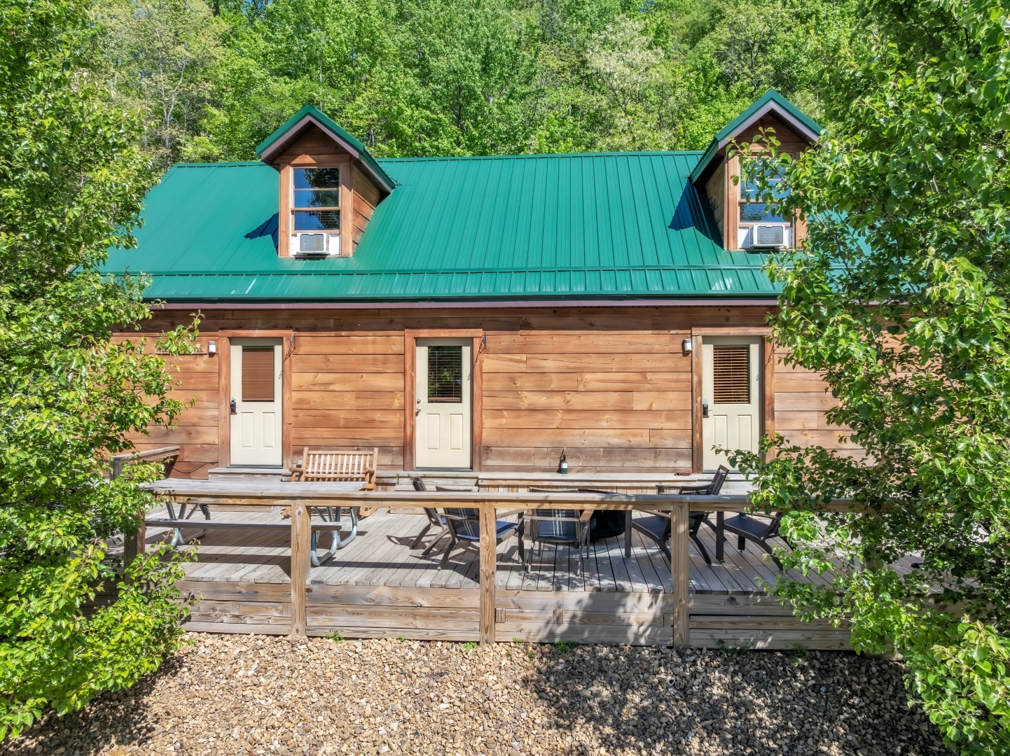 Hillbilly Hotel Unit A