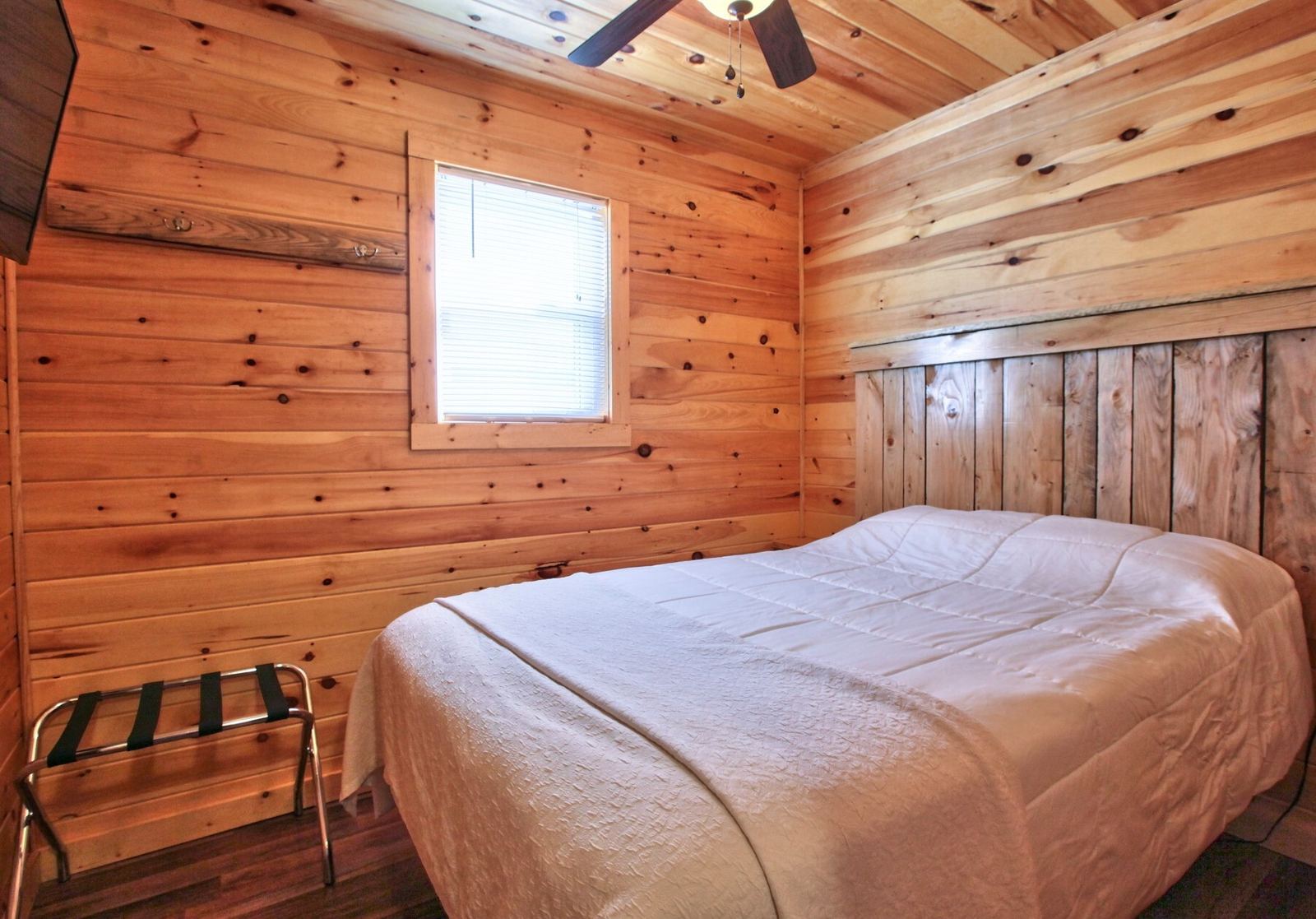Queen bedroom