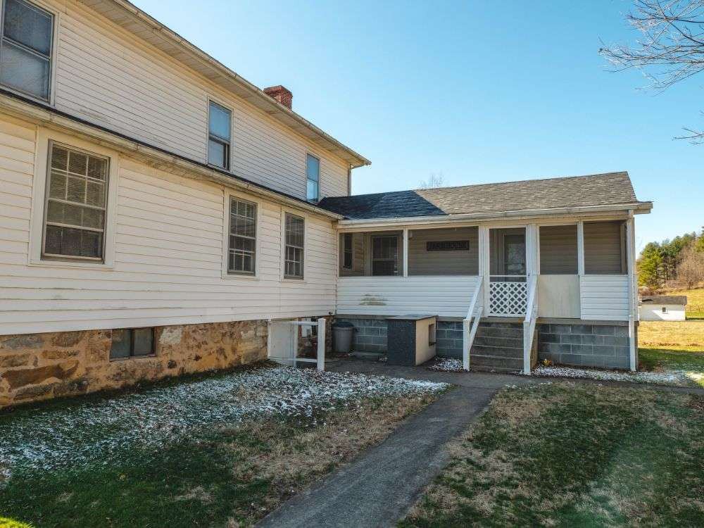 Side porch